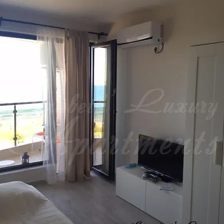 Beachfront Luxury Elizabeth, Appartement Pomorie