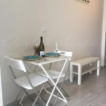 Beachfront Luxury Elizabeth, Appartement Pomorie