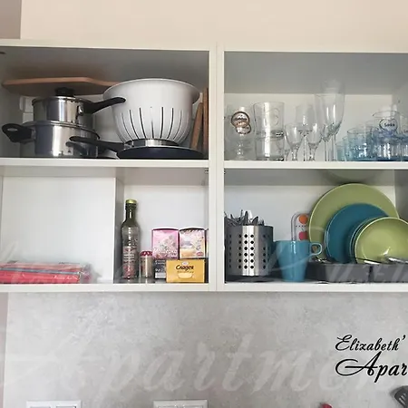 Beachfront Luxury Elizabeth, Appartement