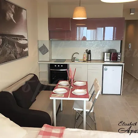Beachfront Luxury Elizabeth, Appartement