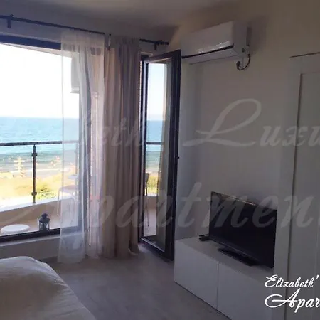 Beachfront Luxury Elizabeth, Appartement Pomorie