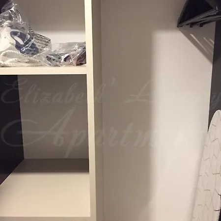 Beachfront Luxury Elizabeth, * بوموري