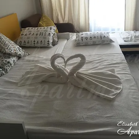 Beachfront Luxury Elizabeth, شقة