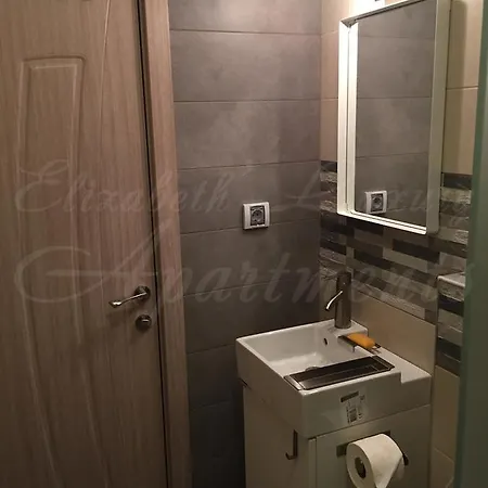 Beachfront Luxury Elizabeth, شقة *