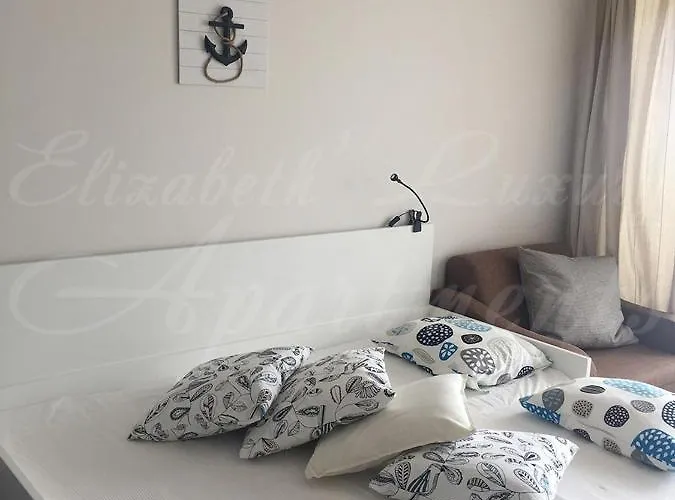 Beachfront Luxury Elizabeth, 아파트