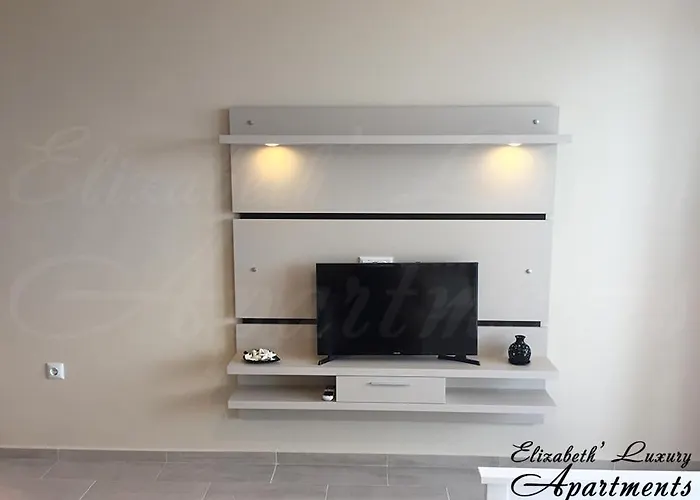 Beachfront Luxury Elizabeth, *