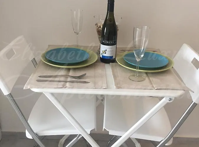 Beachfront Luxury Elizabeth, 아파트 *