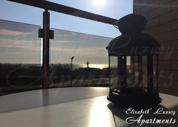 Beachfront Luxury Elizabeth, 아파트 *