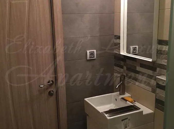 Beachfront Luxury Elizabeth, 아파트 *