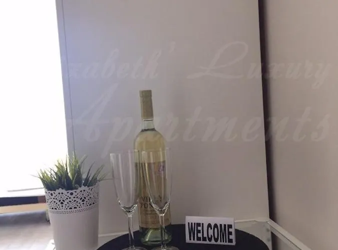 Beachfront Luxury Elizabeth,