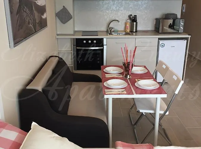 Beachfront Luxury Elizabeth, 포마리