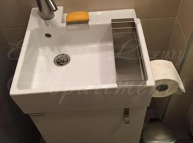 Beachfront Luxury Elizabeth, 아파트 포마리